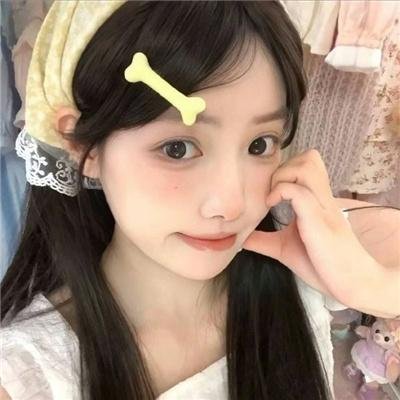 碧窗艳影